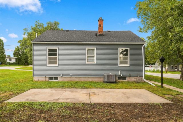 1301 W 11th Street, Waterloo, IA 50702