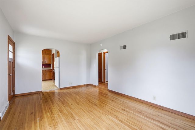 1301 W 11th Street, Waterloo, IA 50702