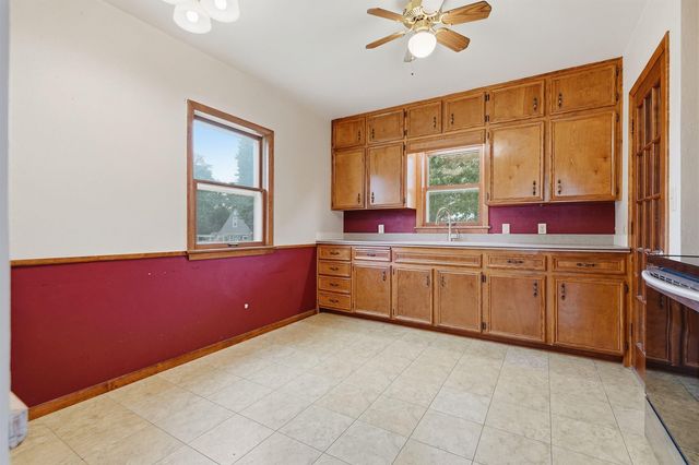 1301 W 11th Street, Waterloo, IA 50702