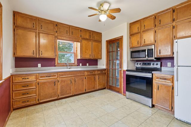 1301 W 11th Street, Waterloo, IA 50702