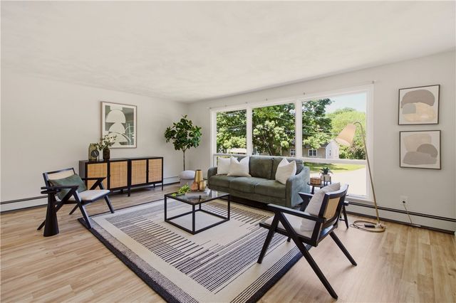 5 Baldwin Drive, Johnston, RI 02919