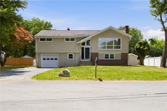 5 Baldwin Drive, Johnston, RI 02919