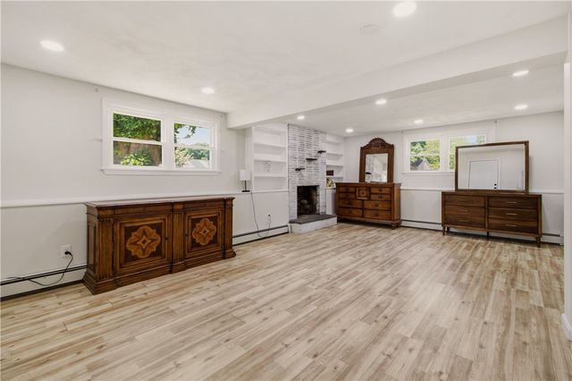 5 Baldwin Drive, Johnston, RI 02919