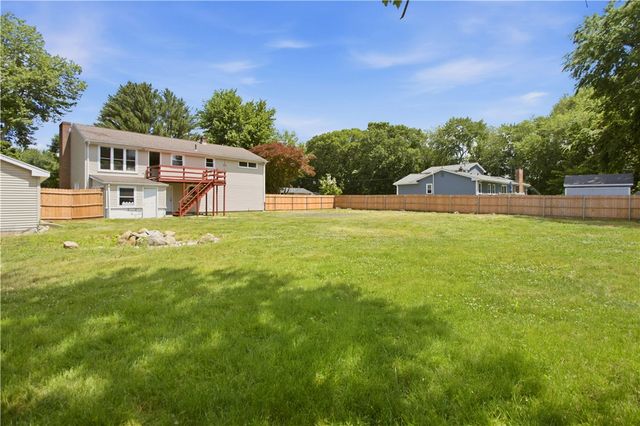 5 Baldwin Drive, Johnston, RI 02919