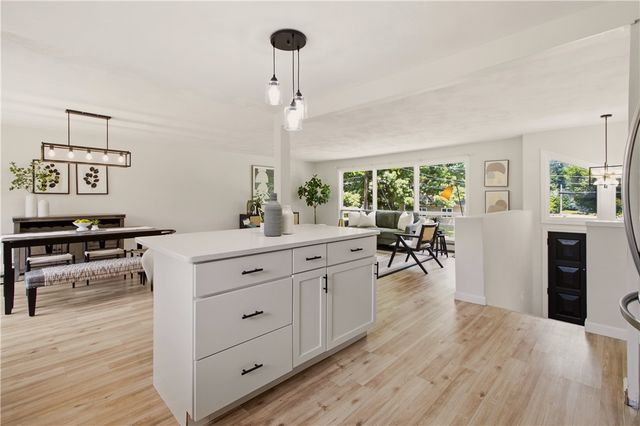 5 Baldwin Drive, Johnston, RI 02919