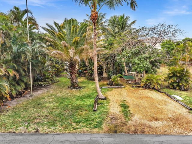 2822 Florida Boulevard, Delray Beach, FL 33483