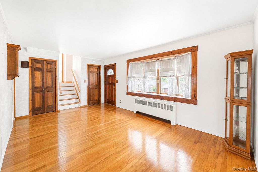 1425 Pine Drive, Bay Shore, NY 11706 — photo 5