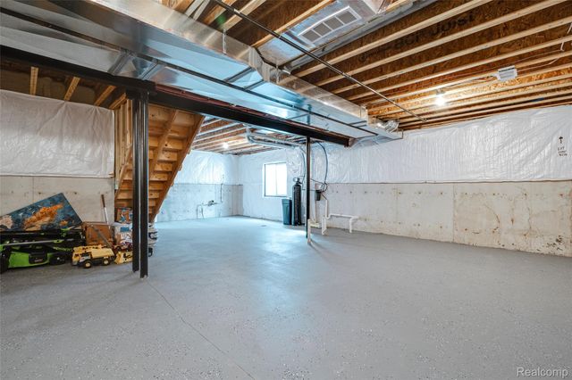 58648 Losino Drive, Lyon Charter Township, MI 48178