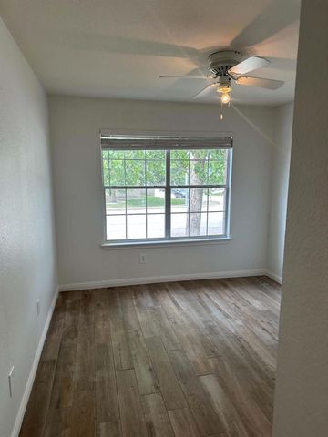 18312 Crestwind LN, Elgin, TX 78621