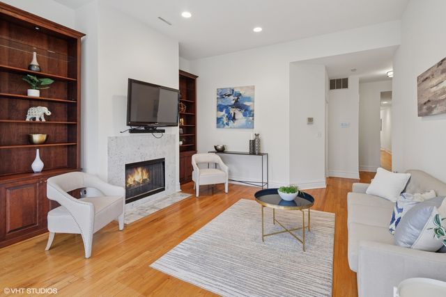 809 W BUENA Avenue 3E, Chicago, IL 60613