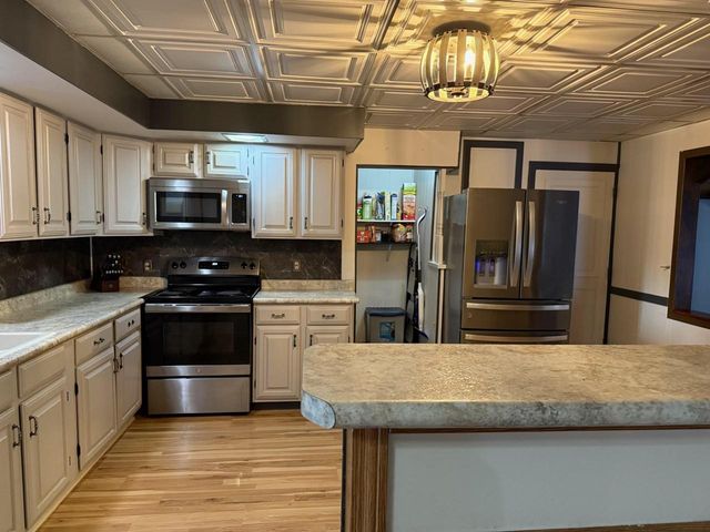 726 S PARK AVENUE, Neenah, WI 54956