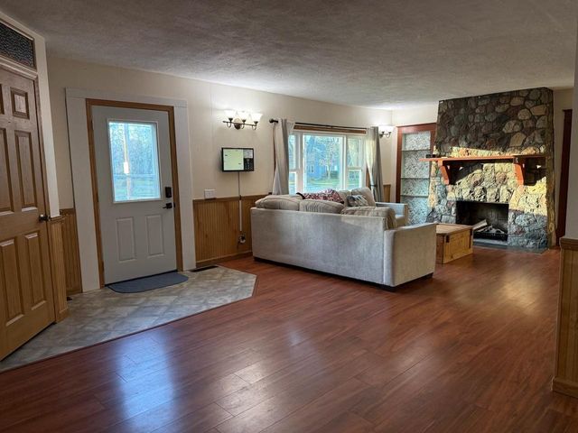 726 S PARK AVENUE, Neenah, WI 54956