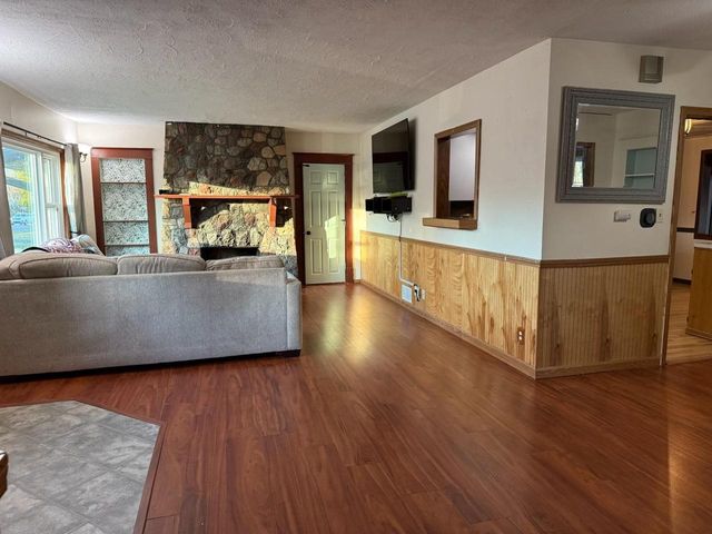 726 S PARK AVENUE, Neenah, WI 54956