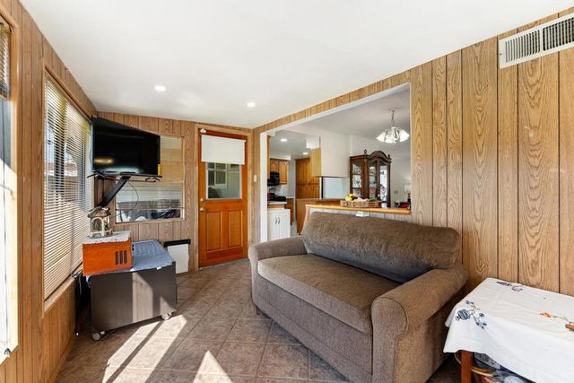 381 Olympia Way, Hemet, CA 92543