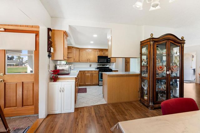 381 Olympia Way, Hemet, CA 92543