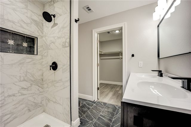 101 Reynolds Street, Mulberry, AR 72947