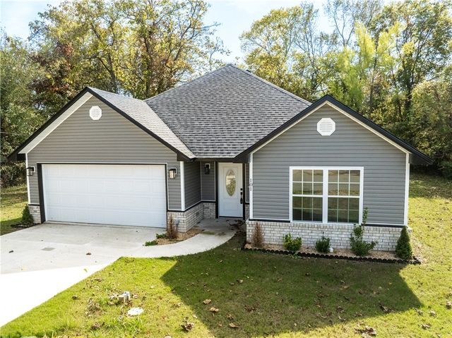 101 Reynolds Street, Mulberry, AR 72947