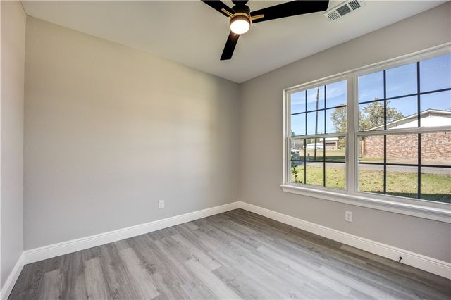 101 Reynolds Street, Mulberry, AR 72947