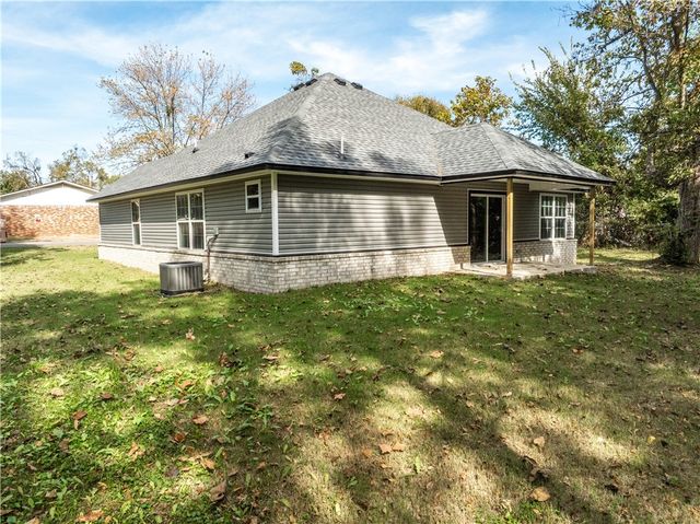 101 Reynolds Street, Mulberry, AR 72947