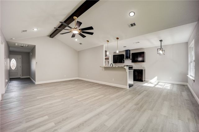 101 Reynolds Street, Mulberry, AR 72947