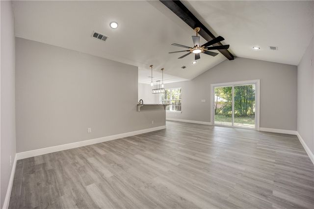 101 Reynolds Street, Mulberry, AR 72947