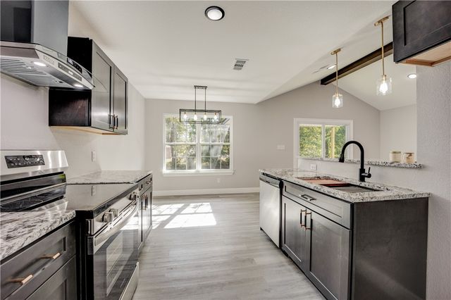 101 Reynolds Street, Mulberry, AR 72947