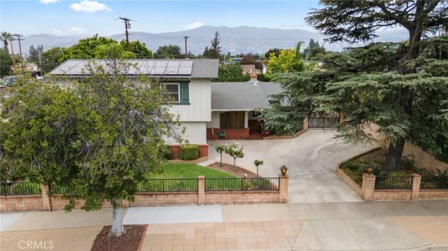 333 W Newburgh Street, Glendora, CA 91740