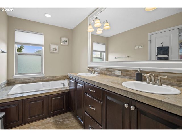 16360 Nw ROSSETTA St, Portland, OR 97229