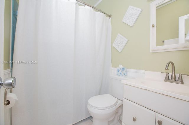 7401 Pines Blvd 222, Pembroke Pines, FL 33024