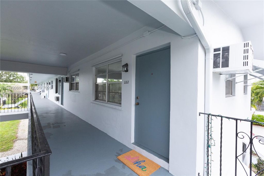 7401 Pines Blvd 222, Pembroke Pines, FL 33024