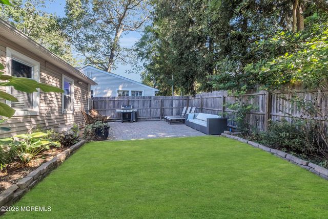 187 Pinecrest Road, Oakhurst, NJ 07755