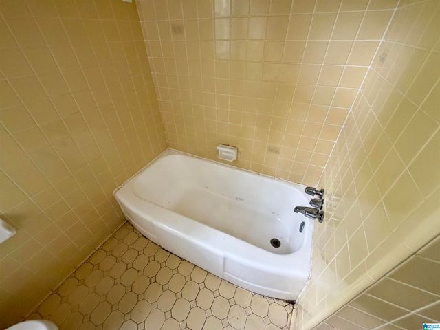 825 MEADOWBROOK DRIVE, Birmingham, AL 35215