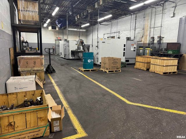 630 4TH Street W, Milan, IL 61264