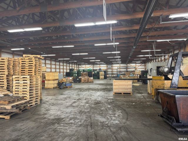 630 4TH Street W, Milan, IL 61264