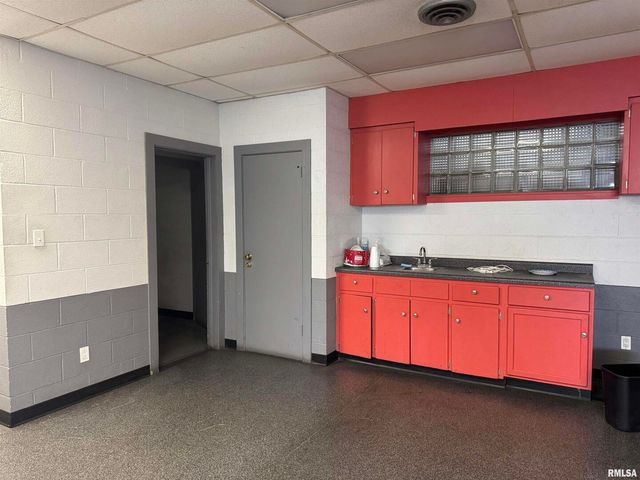 630 4TH Street W, Milan, IL 61264