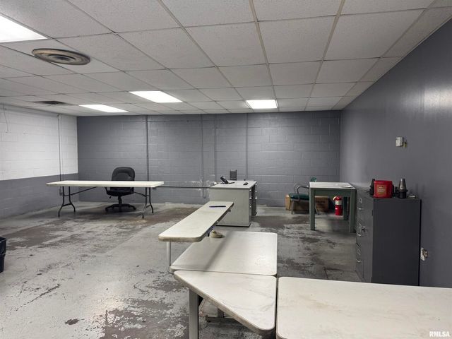 630 4TH Street W, Milan, IL 61264