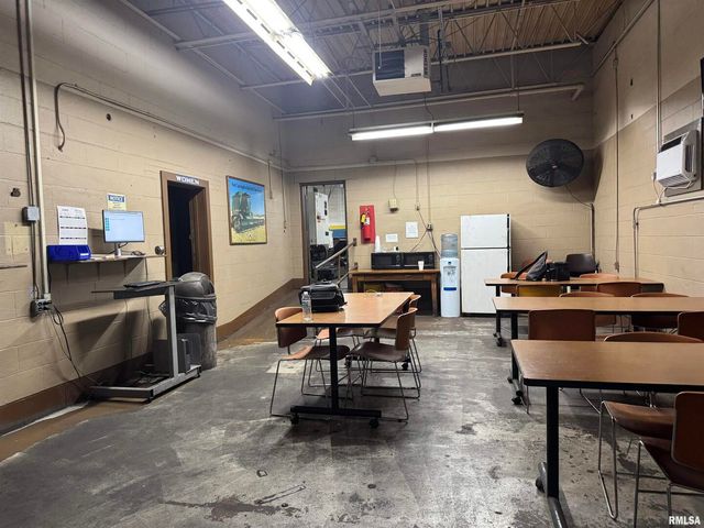 630 4TH Street W, Milan, IL 61264