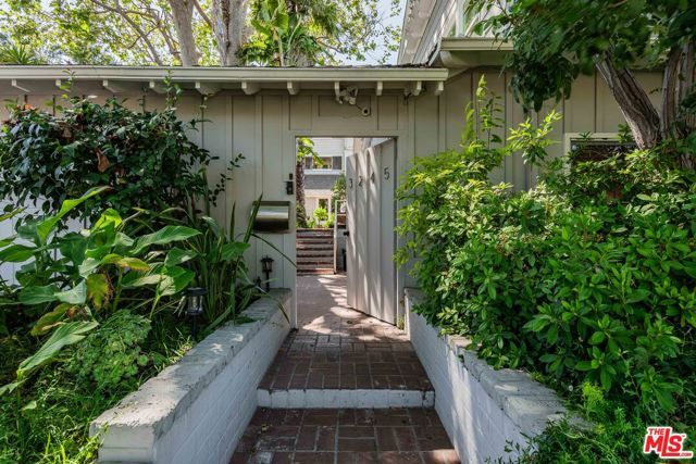 3245 Provon Lane, Los Angeles, CA 90034