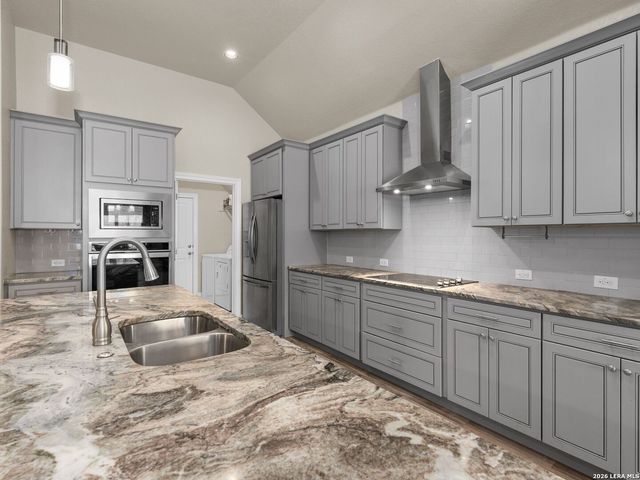 134 County Road 6863, Natalia, TX 78059