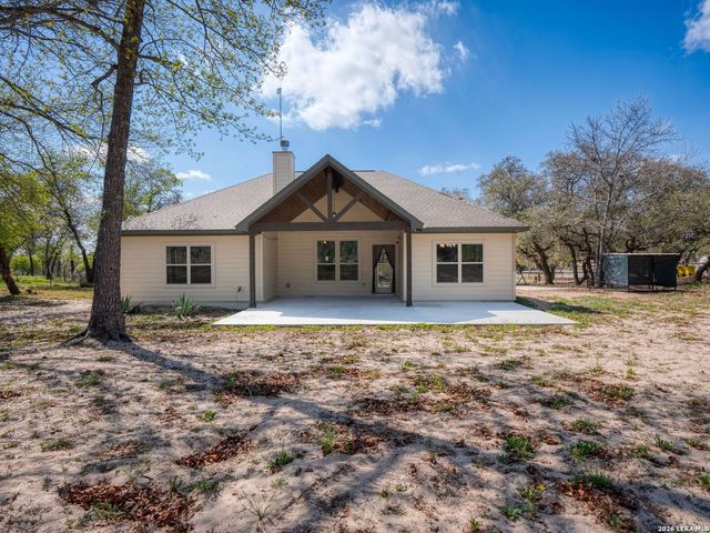 134 County Road 6863, Natalia, TX 78059