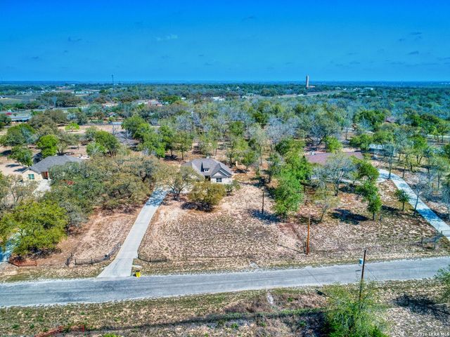134 County Road 6863, Natalia, TX 78059