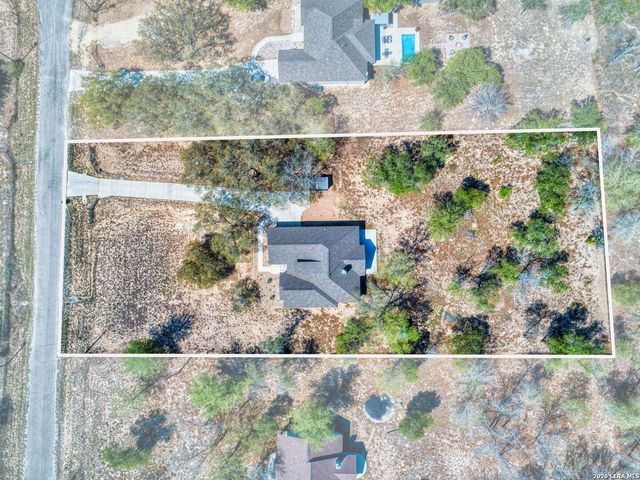 134 County Road 6863, Natalia, TX 78059