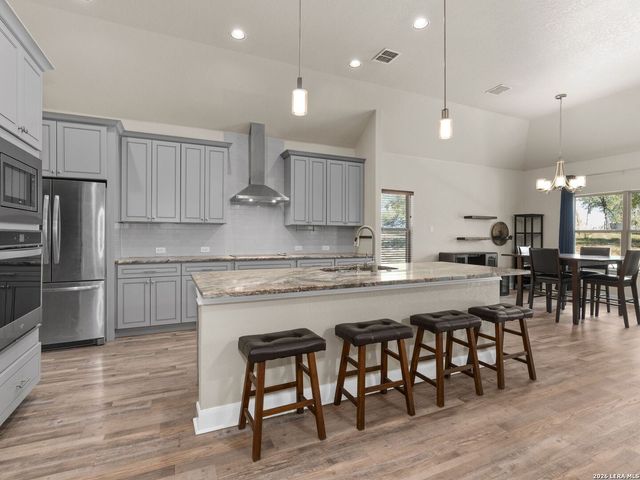 134 County Road 6863, Natalia, TX 78059