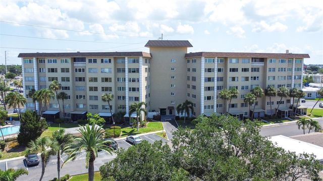 8950 PARK BOULEVARD 609, Seminole, FL 33777