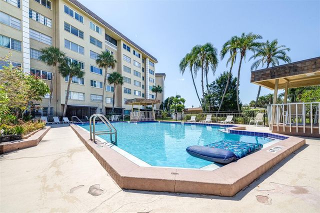 8950 PARK BOULEVARD 609, Seminole, FL 33777