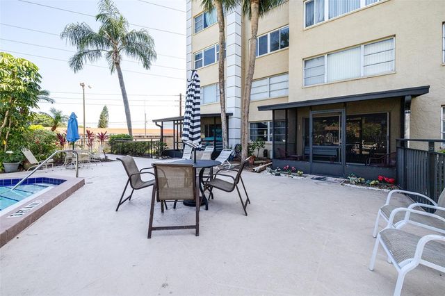 8950 PARK BOULEVARD 609, Seminole, FL 33777
