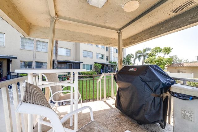 8950 PARK BOULEVARD 609, Seminole, FL 33777