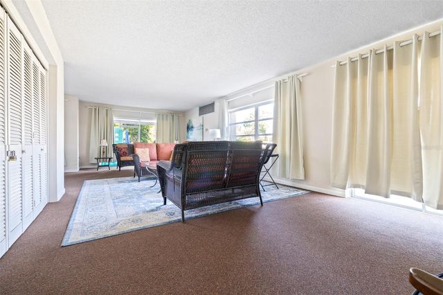 8950 PARK BOULEVARD 609, Seminole, FL 33777