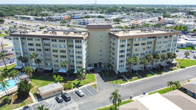 8950 PARK BOULEVARD 609, Seminole, FL 33777