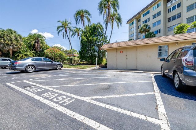 8950 PARK BOULEVARD 609, Seminole, FL 33777
